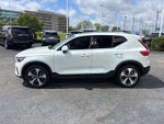 2024 XC40 Thumbnail 4