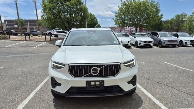 2025 Volvo XC40 B5 Plus Bright Theme