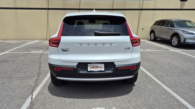2025 Volvo XC40 B5 Plus Bright Theme