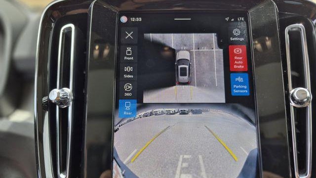 2025 Volvo XC40 B5 Plus Bright Theme