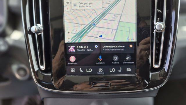 2025 Volvo XC40 B5 Plus Bright Theme