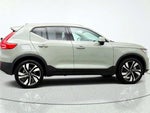 2024 XC40 Thumbnail 4