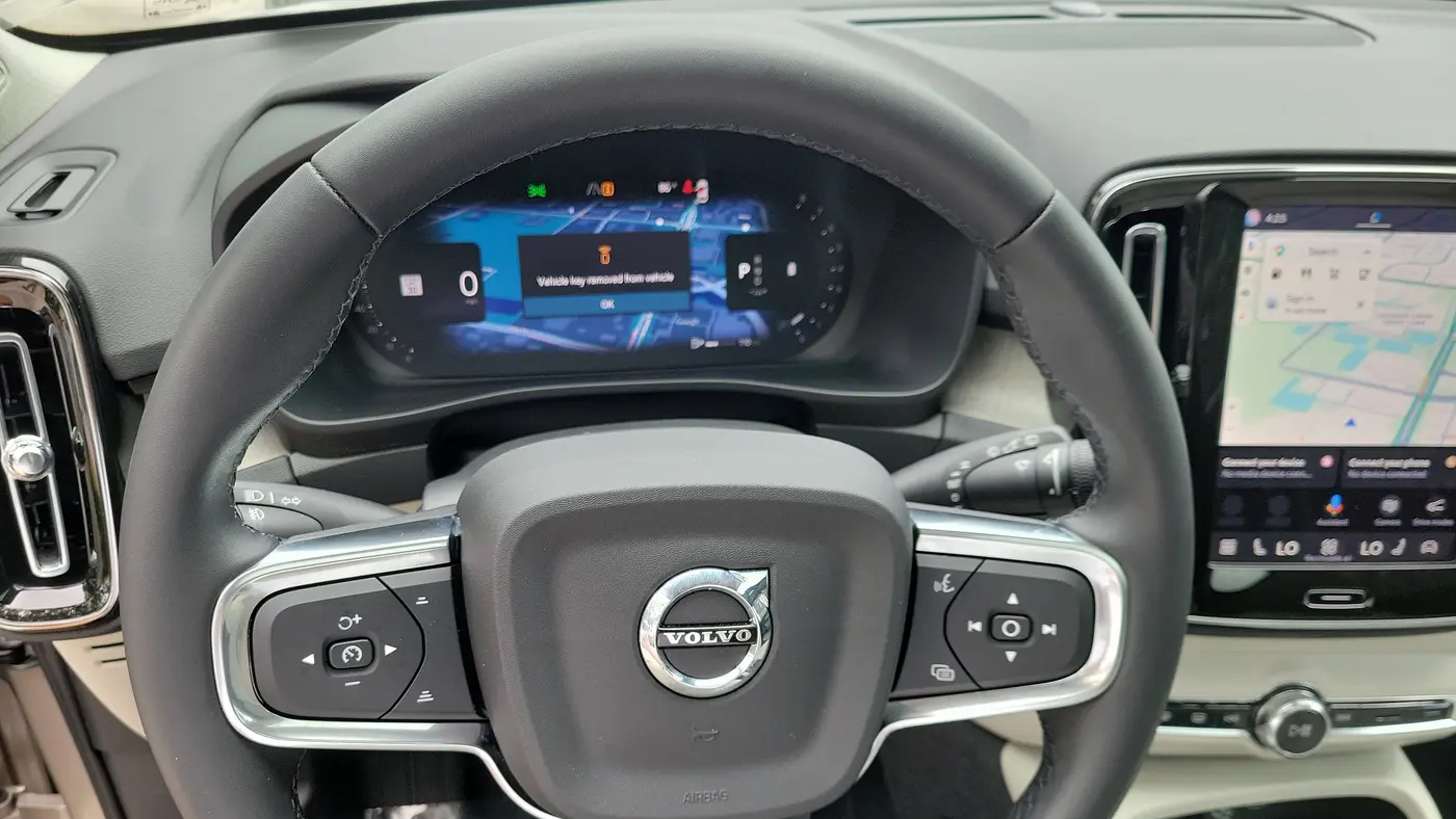 2024 Volvo XC40 B5 Plus Bright Theme