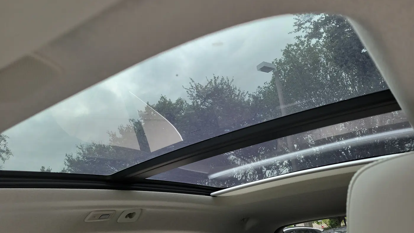 2024 Volvo XC40 B5 Plus Bright Theme