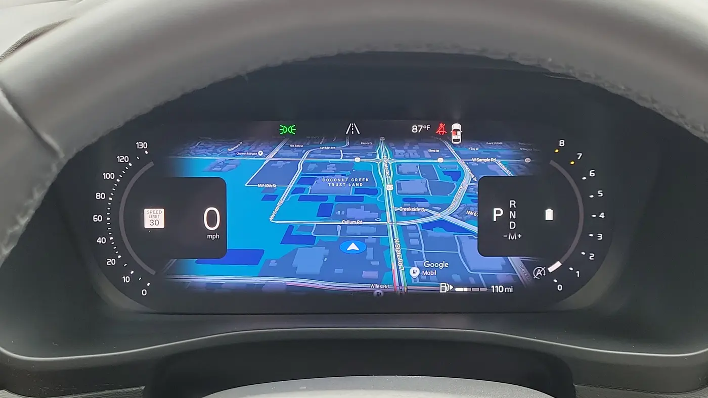 2024 Volvo XC40 B5 Plus Bright Theme