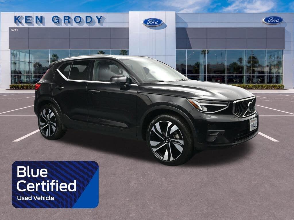 2025 Volvo XC40