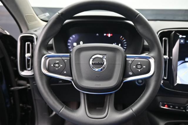 2025 Volvo XC40 - $29,585