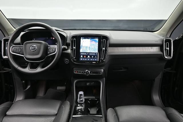 2025 Volvo XC40 - $29,585