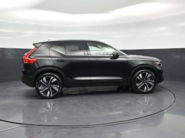 2025 Volvo XC40 - $29,585