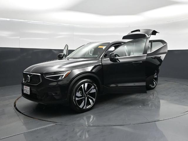 2025 Volvo XC40 - $29,585