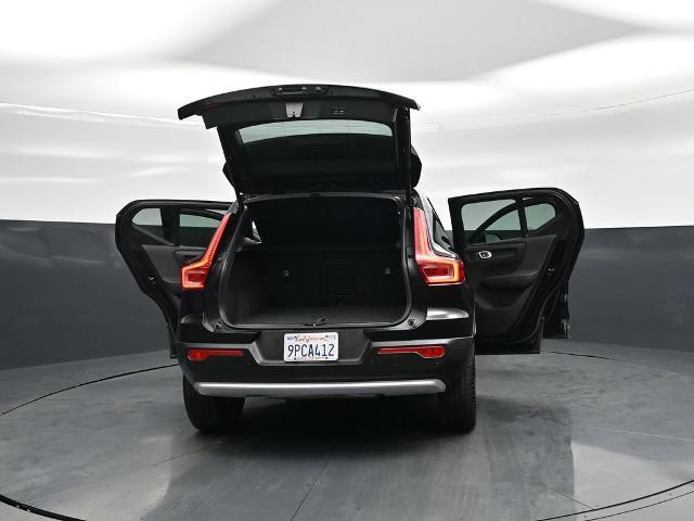 2025 Volvo XC40 - $29,585