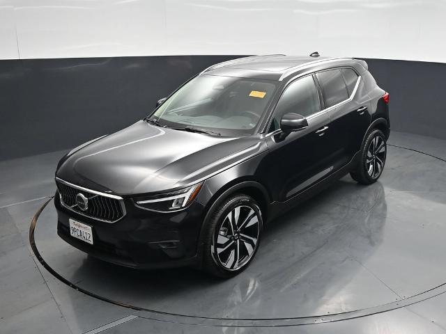 2025 Volvo XC40 - $29,585