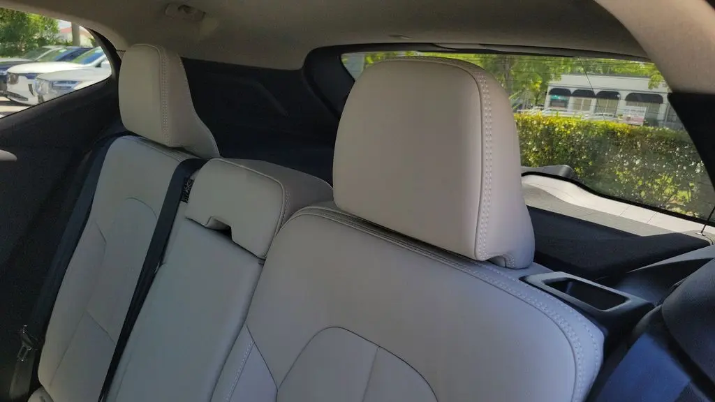 2024 Volvo XC40 B5 Plus Bright Theme