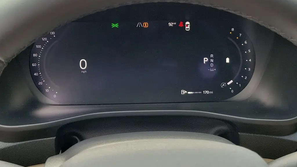 2023 Volvo XC40 B5 Plus Bright Theme