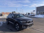 2024 XC40 Thumbnail 3