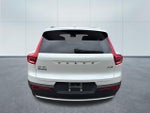 2025 XC40 Thumbnail 3