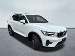 2025 XC40 Thumbnail 4
