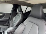 2025 XC40 Thumbnail 8