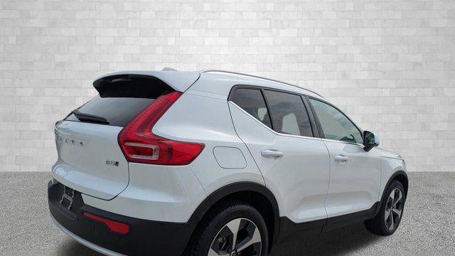 2025 Volvo XC40 B5 Plus Bright Theme