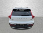 2025 XC40 Thumbnail 3