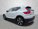 2025 XC40 Thumbnail 4
