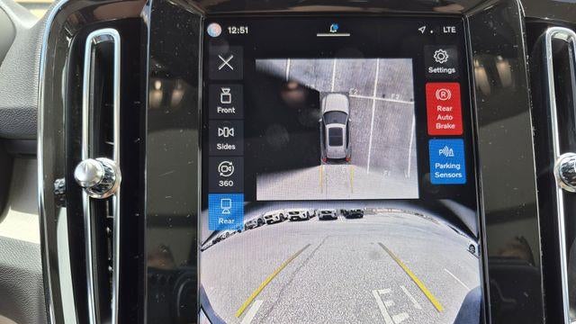 2025 Volvo XC40 B5 Plus Bright Theme