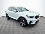 2024 XC40 Thumbnail 4
