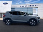2025 XC40 Thumbnail 4