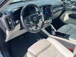2025 XC40 Thumbnail 9