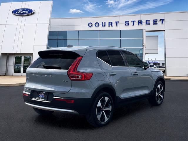 2025 Volvo XC40 - $32,910