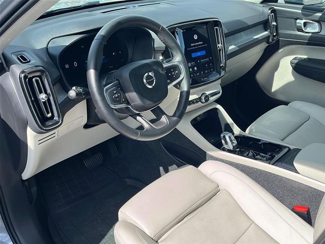 2025 Volvo XC40 - $32,910