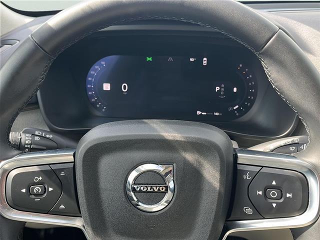 2025 Volvo XC40 - $32,910