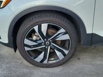2023 XC40 Thumbnail 5