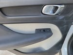 2023 XC40 Thumbnail 18