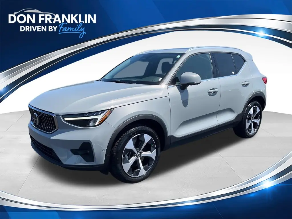 2025 Volvo XC40