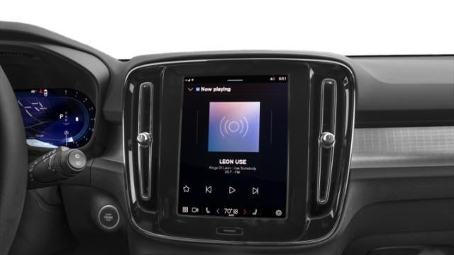 2024 Volvo XC40 B5 Plus Bright Theme