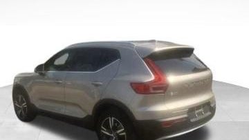 2023 Volvo XC40 B5 Plus Bright Theme