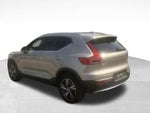 2023 XC40 Thumbnail 3