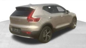 2023 Volvo XC40 B5 Plus Bright Theme