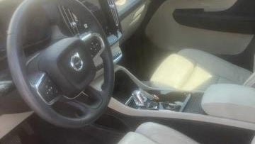 2023 Volvo XC40 B5 Plus Bright Theme