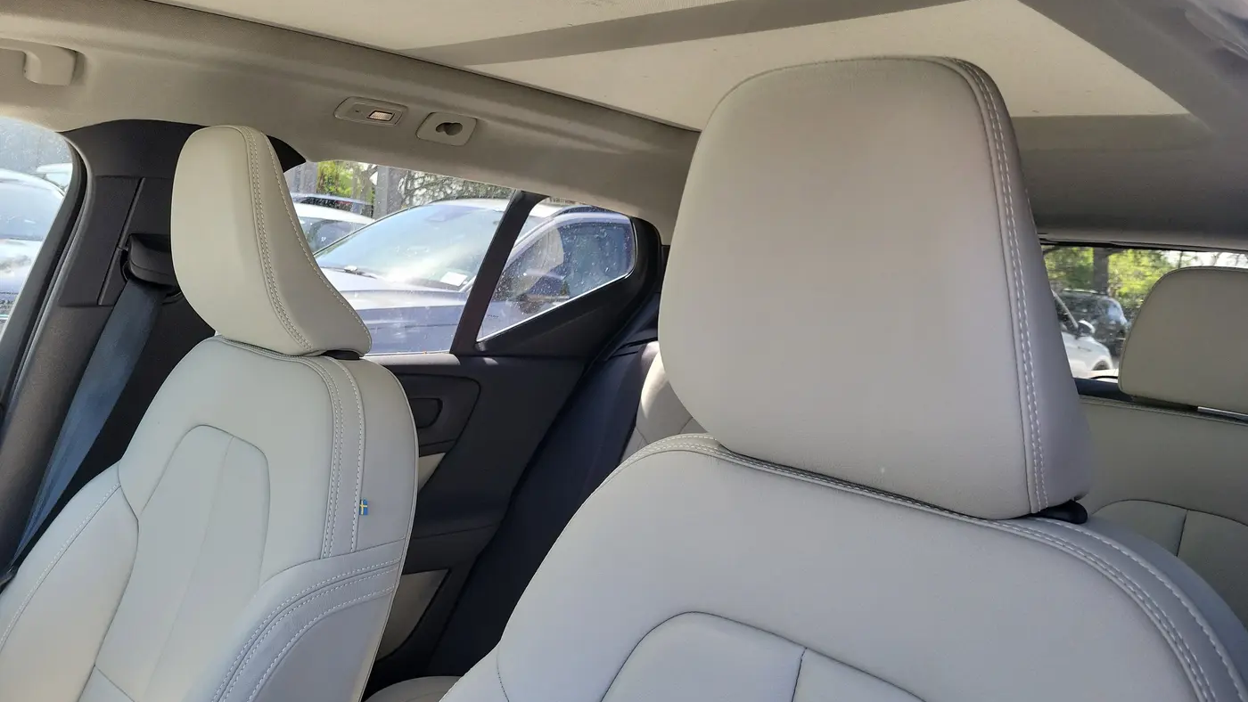 2024 Volvo XC40 B5 Plus Bright Theme