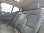 2023 XC40 Thumbnail 3