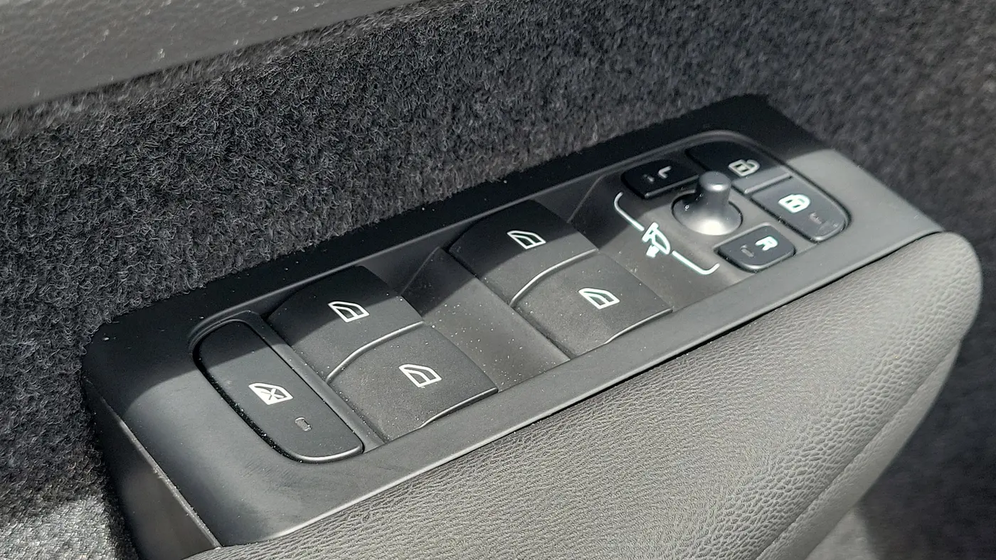 2023 Volvo XC40 B5 Plus Bright Theme