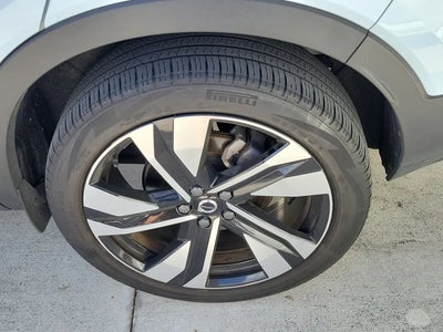 2024 Volvo XC40 AWD B5 Plus Bright Theme 4DR SUV