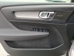2025 XC40 Thumbnail 8
