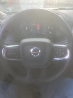 2025 XC40 Thumbnail 4