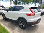 2025 XC40 Thumbnail 4