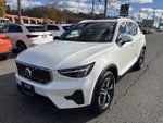 2025 XC40 Thumbnail 3