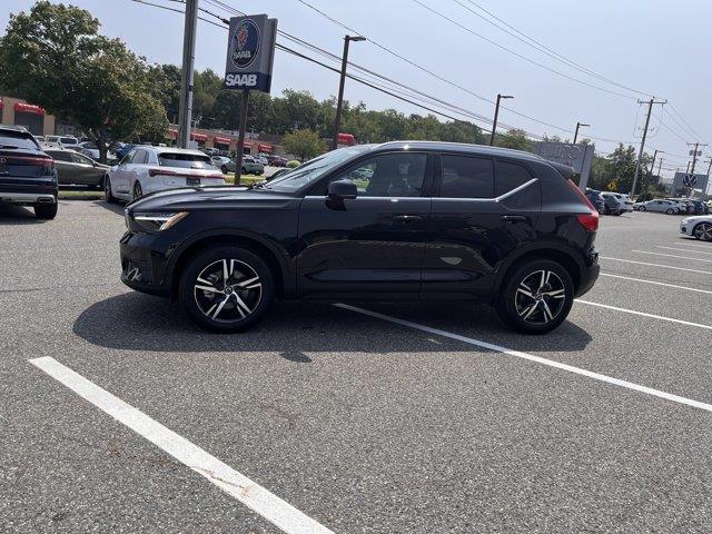 2025 Volvo XC40 - $29,299