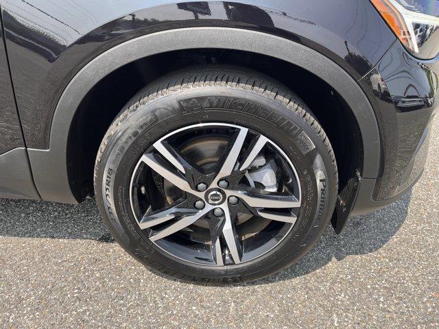 2025 Volvo XC40 - $29,299